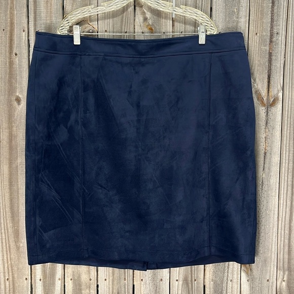 Loft Plus faux suede skirt size 20 pockets lined side zipper back slit preppy - Picture 1 of 11